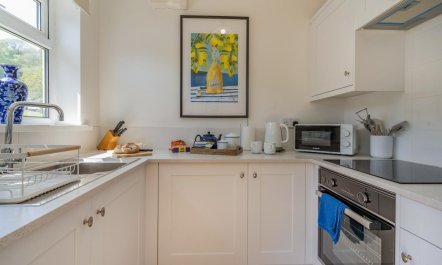 2 Bed in Oxwich 6