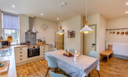 4 Bed in Grange-over-Sands 4