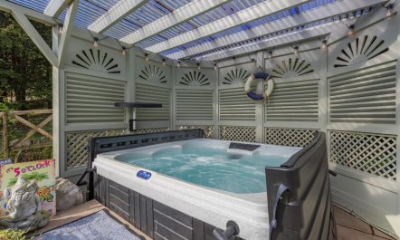 4 Bed in Grange-over-Sands 2