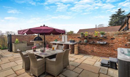 6 Bed in Wangford 8
