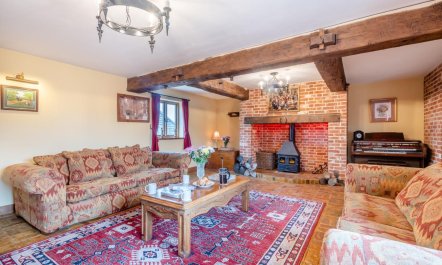 6 Bed in Wangford