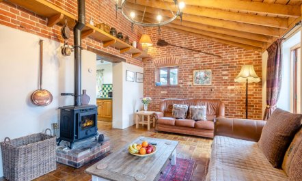 6 Bed in Wangford 1