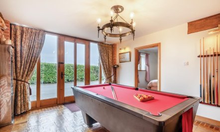 6 Bed in Wangford 7
