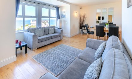 3 Bed in Newquay 1
