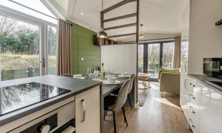 2 Bed in Oulton Broad 8