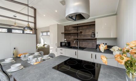 2 Bed in Oulton Broad 3