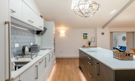 4 Bed in Crediton 2