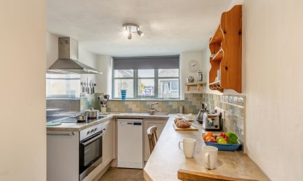 2 Bed in Windermere 4