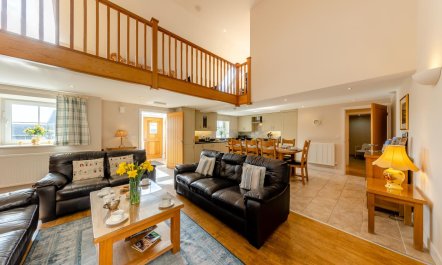 4 Bed in Llanfwrog 8