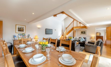 4 Bed in Llanfwrog 4