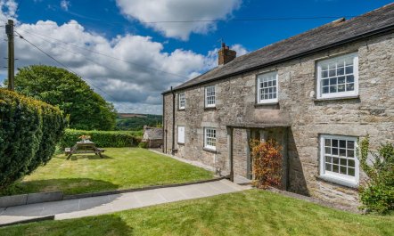 5 Bed in Tredethy