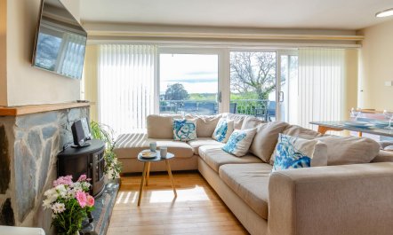 2 Bed in Abersoch 1