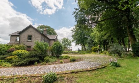 7 Bed in Peak Forest 5