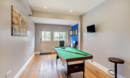 7 Bed in Peak Forest 3
