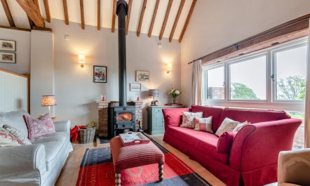 4 Bed in Burford 1