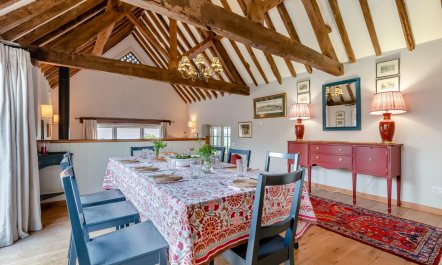 4 Bed in Burford 7