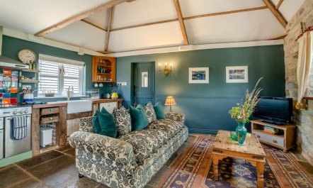 2 Bed in Thorney 5