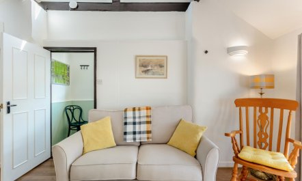 1 Bed in Whitstone 9