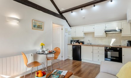 1 Bed in Whitstone 8