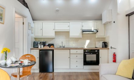 1 Bed in Whitstone 6