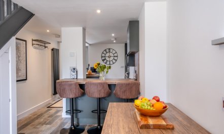 2 Bed in Marks Corner 6