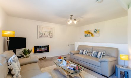 2 Bed in Whitstone 3