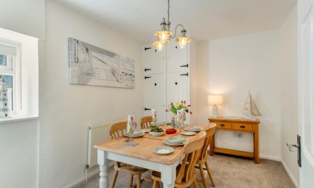 2 Bed in Whitstone 8