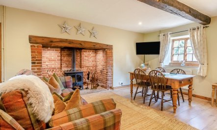 2 Bed in Hanworth 6
