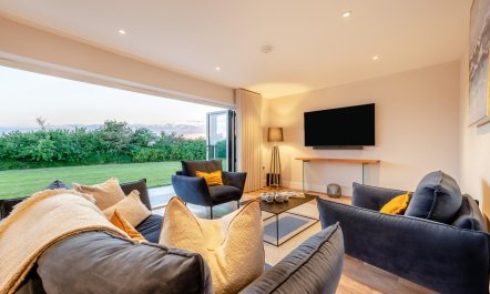 4 Bed in St. Merryn 1