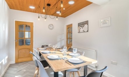 4 Bed in Bath 6