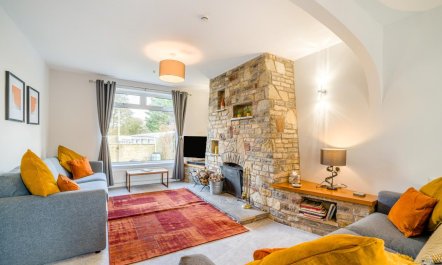 4 Bed in Bath