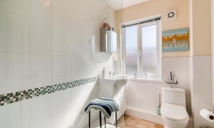 2 Bed in Broad Haven 9