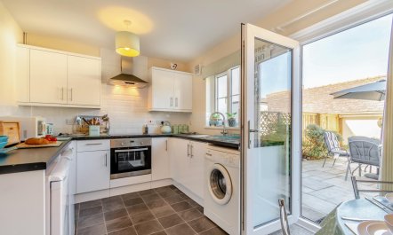 2 Bed in Broad Haven 2
