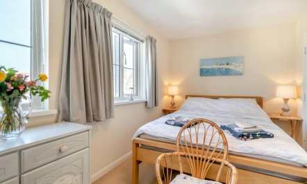 2 Bed in Broad Haven 6