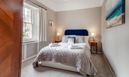 1 Bed in Bath 3