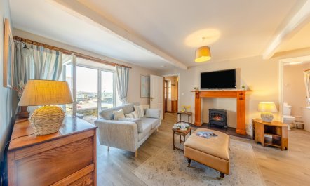 3 Bed in Llanfwrog 7