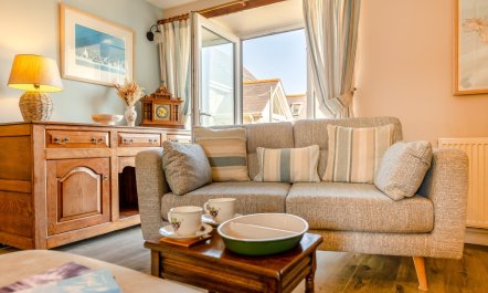 3 Bed in Llanfwrog 9