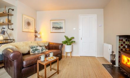 1 Bed in Llanfairfechan 1