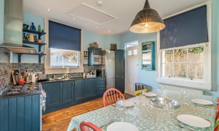 3 Bed in Bath 7