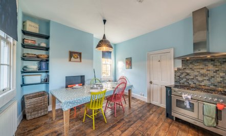 3 Bed in Bath 3