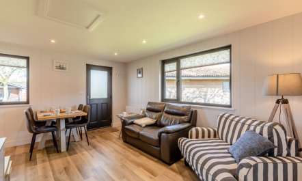 2 Bed in Rousdon 5