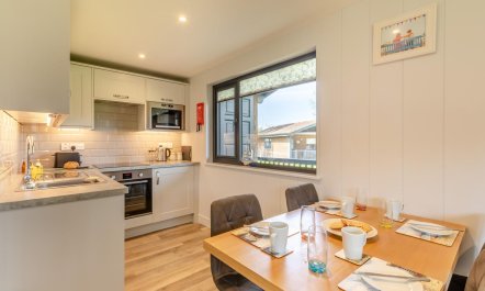 2 Bed in Rousdon 4