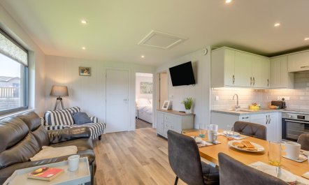 2 Bed in Rousdon 2