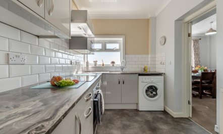 3 Bed in Graig 5