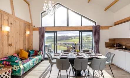 4 Bed in Berriew 2