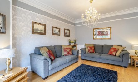 4 Bed in Windermere 3