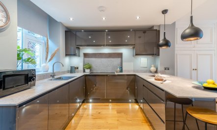 4 Bed in Windermere 2