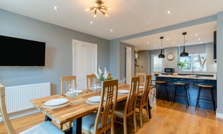 4 Bed in Windermere