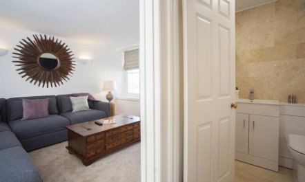 1 Bed in Bath 7
