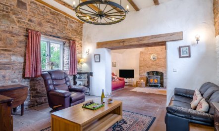 3 Bed in Llanvetherine 6